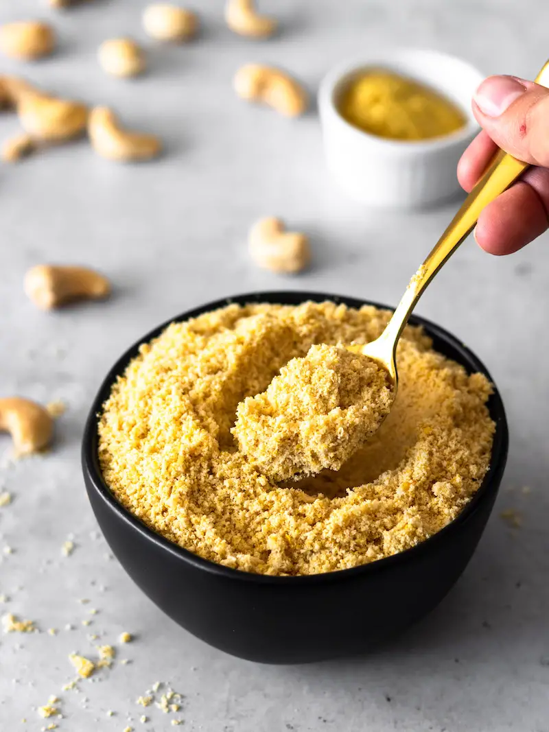 queijo parmesão vegano de castanhas