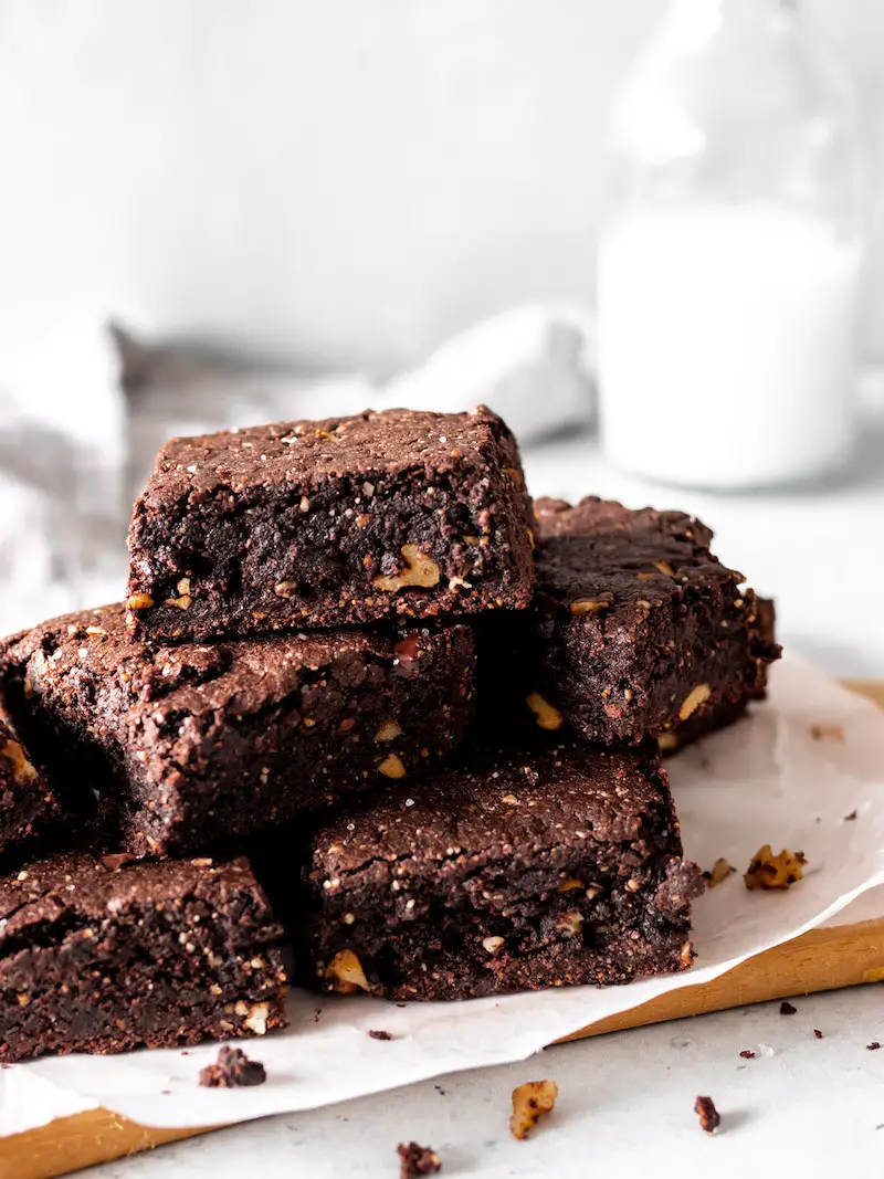 brownie vegano e sem glúten de chocolate
