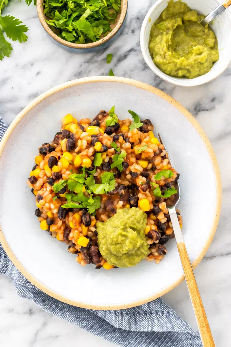 arroz com feijão ao molho de tomate