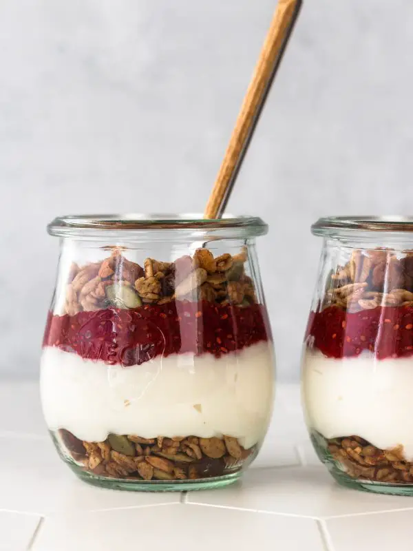 Iogurte com Granola Lanche Prático e Saudável Plantte