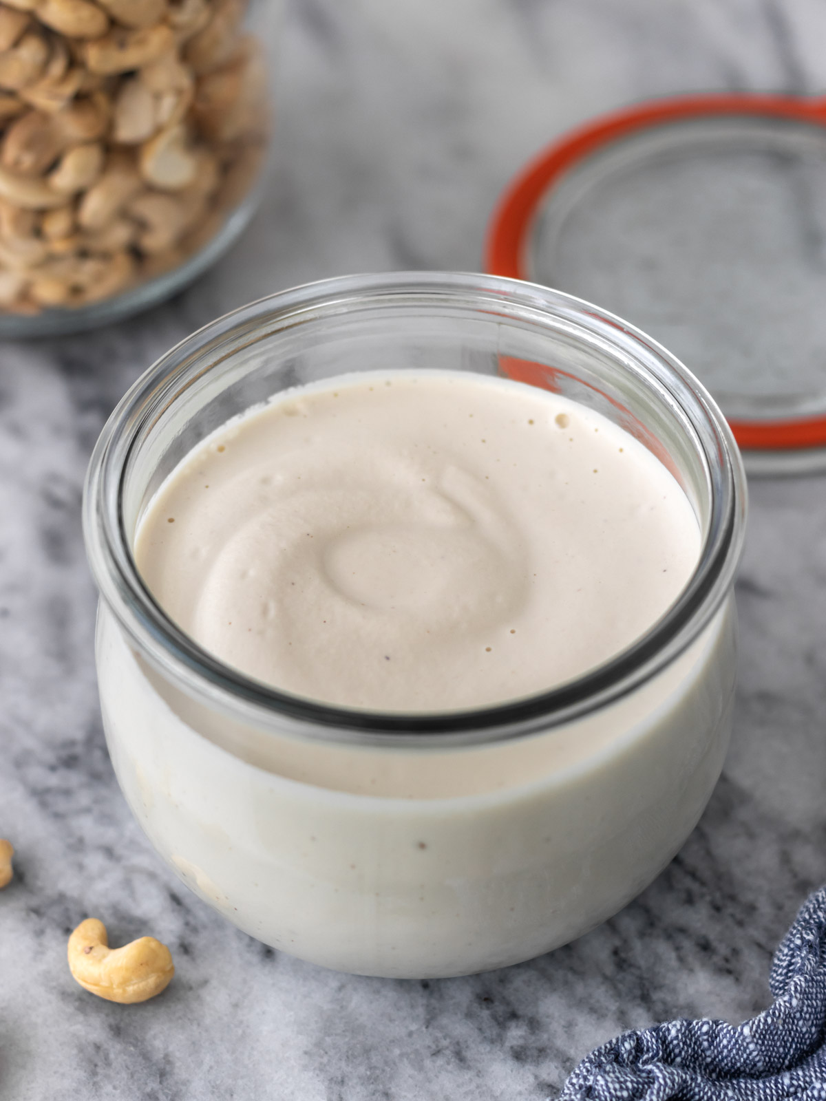 pote redondo com creme de castanha de caju