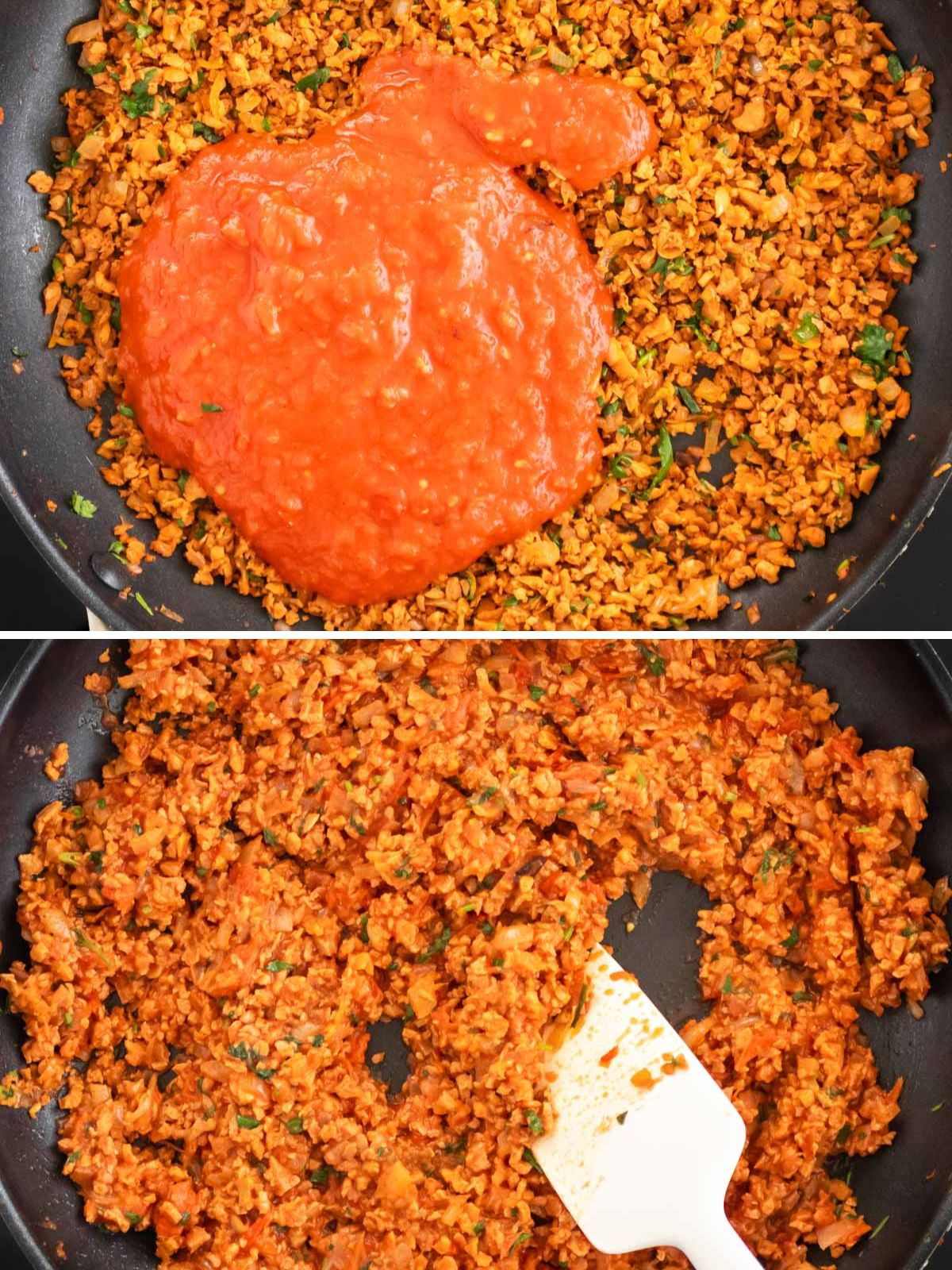 molho de tomate sendo adicionado na carne de soja temperada para se transformar em uma bolonhesa de soja